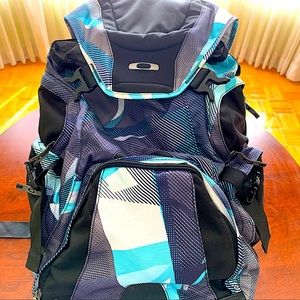 A multi function Oakley backpack, it is in pristine condition.
